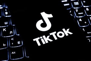 Comprar Views TikTok + Hashtags Virais: Como Sair do Zero em 2026 Sem Perder Clientes